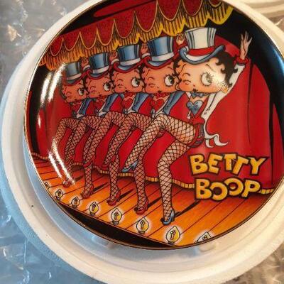 Betty Boop Plates