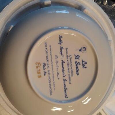 Betty Boop Plates