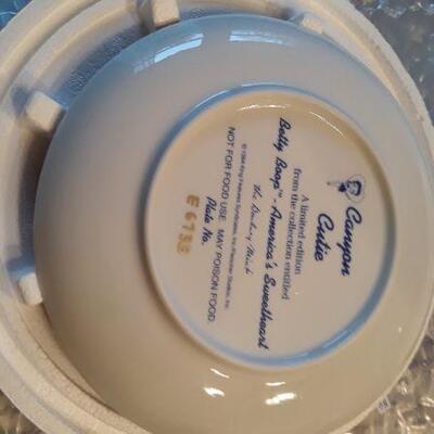 Betty Boop Plates