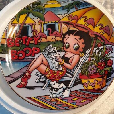 Betty Boop Plates