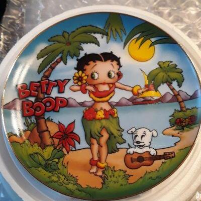 Betty Boop Plates