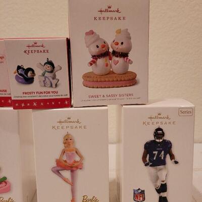Lot 989: Assorted Hallmark Christmas Ornaments 