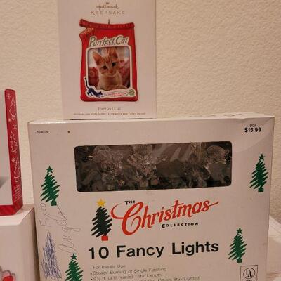 Lot 990: Vintage Golden Glow Angel String Lights TESTED A+ + Hallmark Christmas Ornaments 