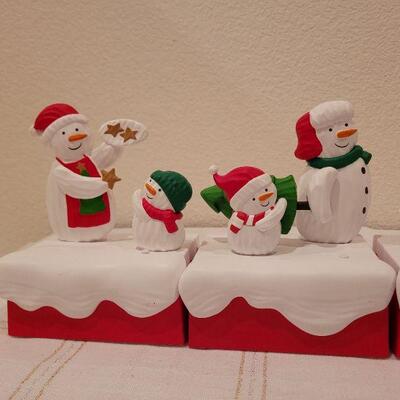 Lot 996: Set of (4) Hallmark Dancing Snowmen TESTED A+