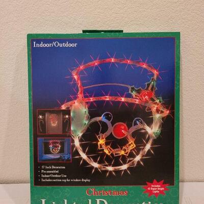 Lot 997: NEW Indoor Outdoor SNOWMAN Lighted Display