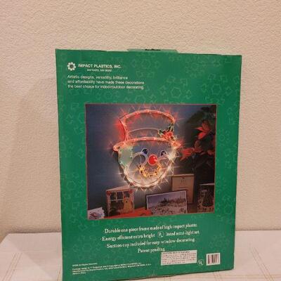Lot 997: NEW Indoor Outdoor SNOWMAN Lighted Display