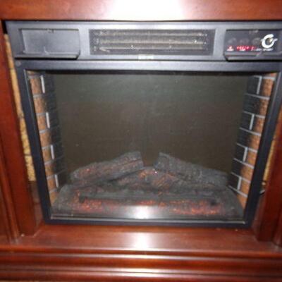 LOT 59 BEAUTIFUL ELECTRIC FAUX FIRE PLACE W/ REMOTE