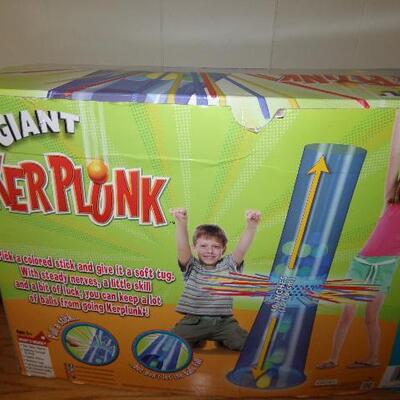 LOT 139   GIANT KER PLUNK TOY, PUZZLES & BOARD GAMES