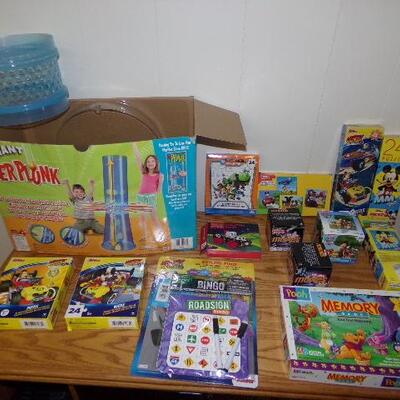 LOT 139   GIANT KER PLUNK TOY, PUZZLES & BOARD GAMES
