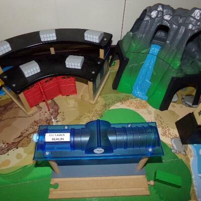 LOT 158  IMAGINARIUM EXPRESS TRAIN TABLE WITH ACCESSORIES