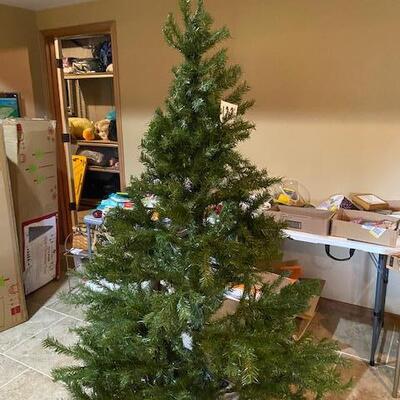 6 Foot Christmas tree