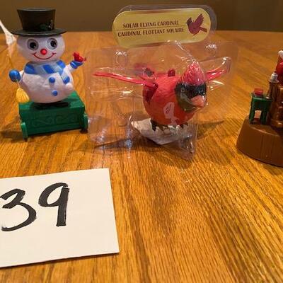 Lot of 5 solar powered figures