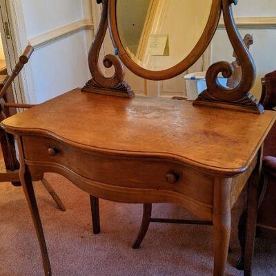 Antique Bird's eye maple vanity dressing table with beveled mirror and serpentine front (#3 R)