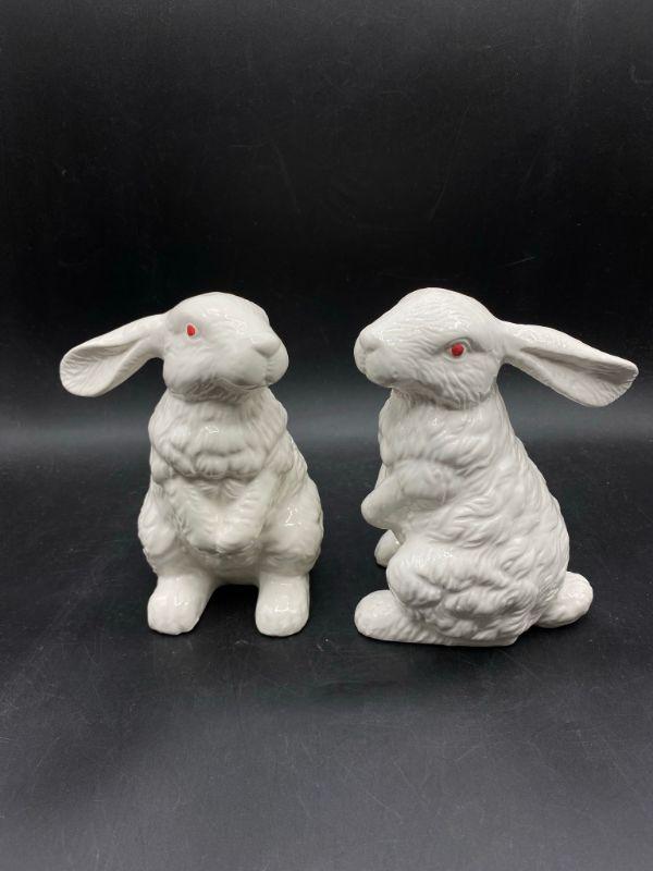 Pair of White Ceramic Rabbit Figurines YD#011-1120-00389 | EstateSales.org