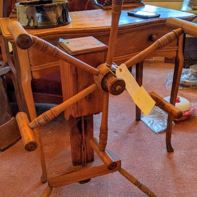 Antique wooden yarn skein winder (#20R)