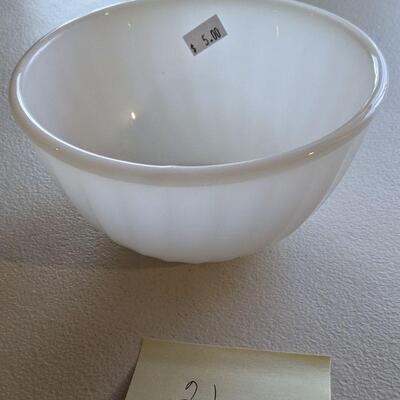 Fire King Anchor Hocking White milk glass bowl #6 (#21)