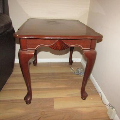 LOT 65  END TABLE AND WALL DECOR
