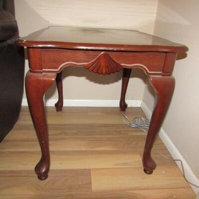 LOT 65  END TABLE AND WALL DECOR
