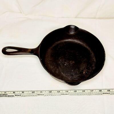 WAGNER WARE CAST IRON SKILLET 