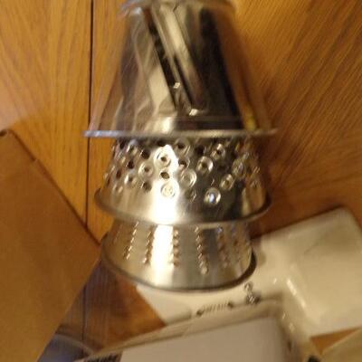 LOT 123  SUPER CHEF GRATER MACHINE