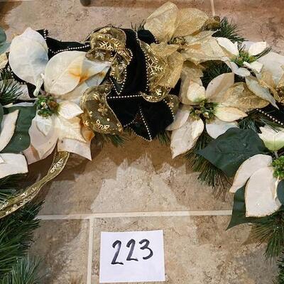 Ivory and Gold Wreath