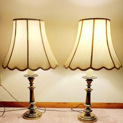 2 GOLD TONED TABLE LAMPS 