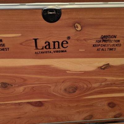 Lane blanket chest Cedar lined. Key included (#37)