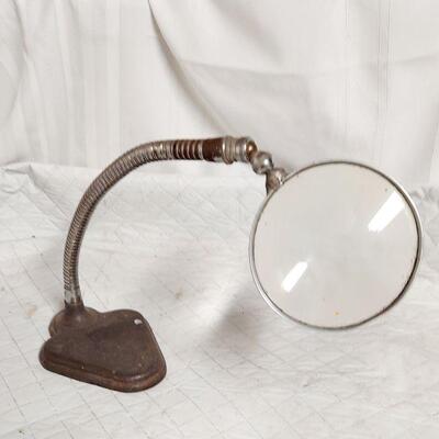 VINTAGE MAGNIFYING GLASS W/ STAND 