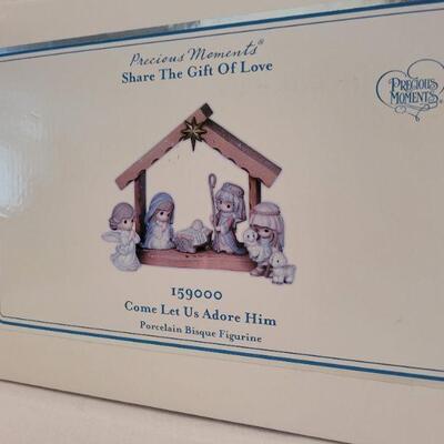 Lot 1: Precious Moments Porcelain Nativity Set NEW