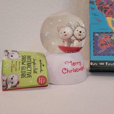 Lot 3: NEW Puzzle (United States) and Christmas Snow globe 
