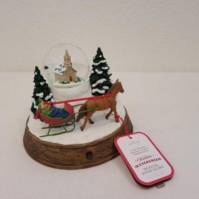 Lot 9: NEW HALLMARK Christmas in Evergreen Musical Snow Globe w/ Light TESTED A+