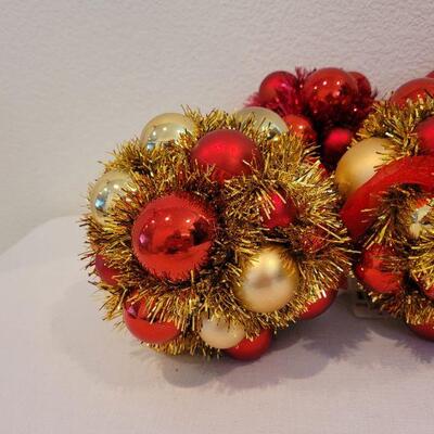 Lot 18: Large Tinsel Christmas Ball Ornaments Deco