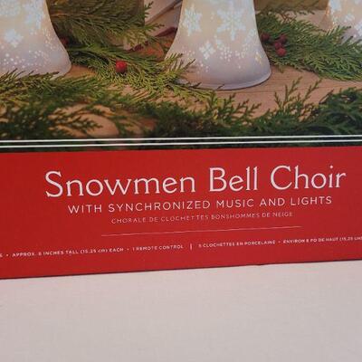 Lot 19: Vintage SNOWMEN BELL CHOIR LED Synchronized Color Changing Deco NEW