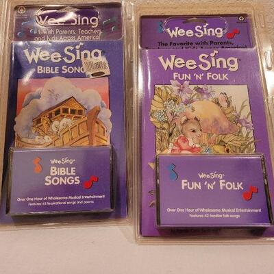 Lot 42: New LITTLE CAKE DOUGH PLAY SET + Vintage (2) NEW WEE SING Children's Tape Sing Alongs