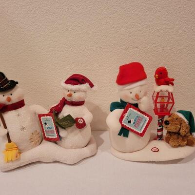 Lot 45: Pair of HALLMARK New SNOWMAN Motion and Singing Christmas Deco TESTED A+