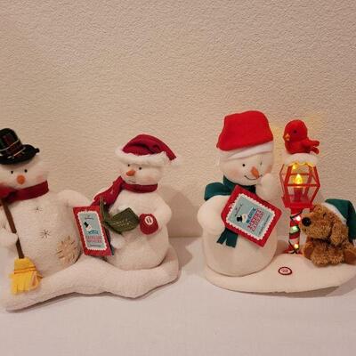 Lot 45: Pair of HALLMARK New SNOWMAN Motion and Singing Christmas Deco TESTED A+