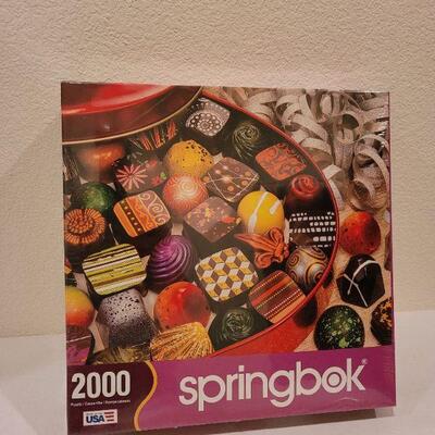 Lot 46: NEW Springbok 2000 pc CANDY DISH Puzzle