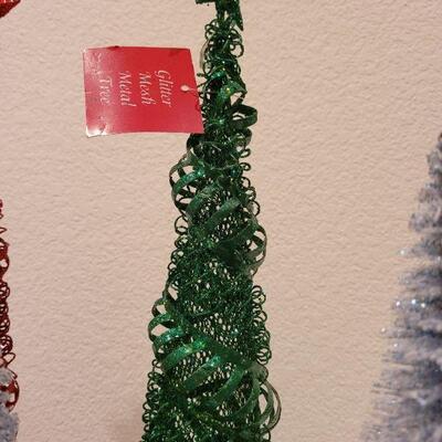 Lot 78: (5) Assorted Christmas Tree Home Deco