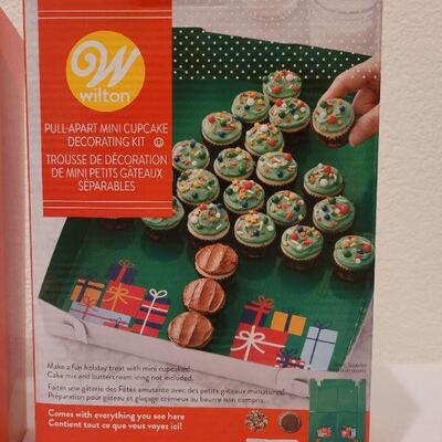 Lot 81: Baking Christmas Spirit Family Fun Sets