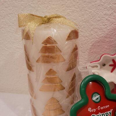 Lot 83: Assorted Baking NEW Christmas Dough Cutters, Napkins and Snowflake Dish