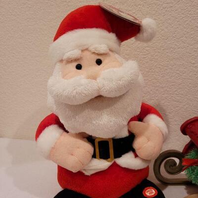 Lot 88: Pair of Christmas Singing Characters (Snowmen also have motion) TESTED A+