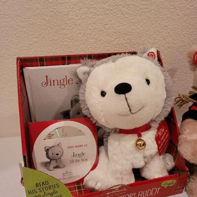 Lot 89: NEW Jingle all the Way Interactive Story Buddy and Nutcracker Storyteller Bear TESTED A+ 