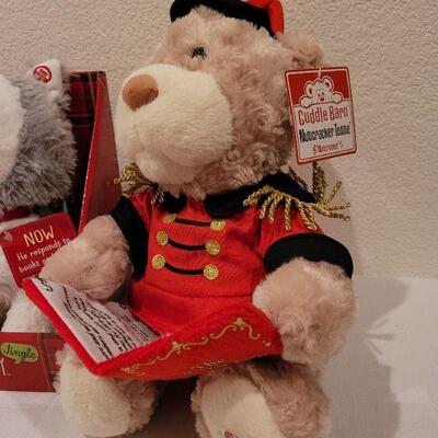 Lot 89: NEW Jingle all the Way Interactive Story Buddy and Nutcracker Storyteller Bear TESTED A+ 