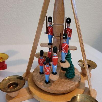Lot 90: From the Isle of Misfit Toys these CHRISTMAS PYRAMIDS are all Missing Parts but Need a Good Home