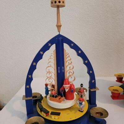 Lot 90: From the Isle of Misfit Toys these CHRISTMAS PYRAMIDS are all Missing Parts but Need a Good Home