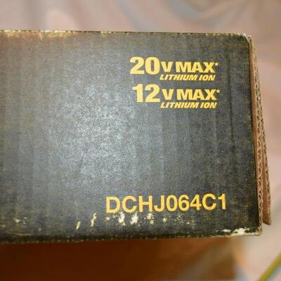 NIB Dewalt Khaki Hooded Heated Jacket (Small)