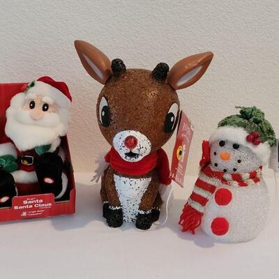 Lot 92: Singing Santa and Light Up Rudolph & Snowman