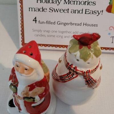 Lot 93: NEW Holiday Spirit Lot