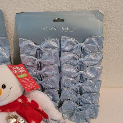 Lot 94: New Christmas Bows and Snow Angel with Ornament 
