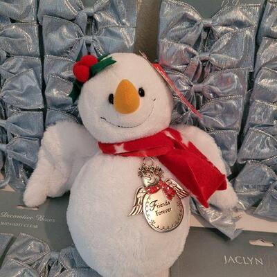 Lot 94: New Christmas Bows and Snow Angel with Ornament 
